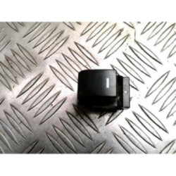 Interrupteur de leve vitre arriere gauche KIA VENGA PHASE 1 d’occasion