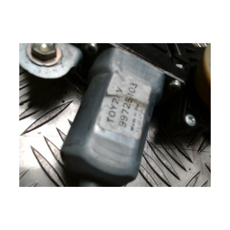 Leve vitre electrique avant droit TOYOTA COROLLA VERSO 2 PHASE 1 d’occasion