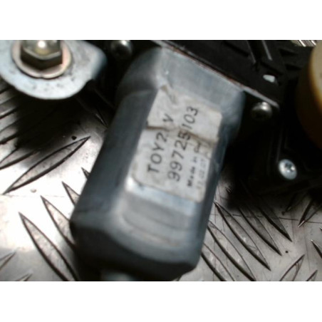 Leve vitre electrique avant droit TOYOTA COROLLA VERSO 2 PHASE 1 d’occasion