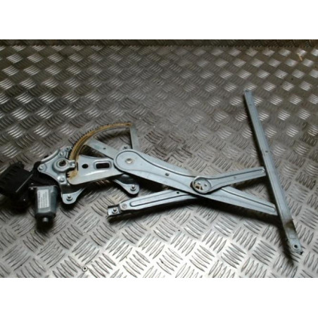 Leve vitre electrique avant droit TOYOTA COROLLA VERSO 2 PHASE 1 d’occasion