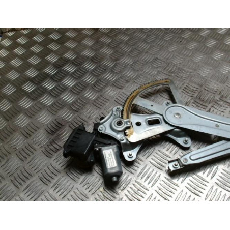 Leve vitre electrique avant droit TOYOTA COROLLA VERSO 2 PHASE 1 d’occasion
