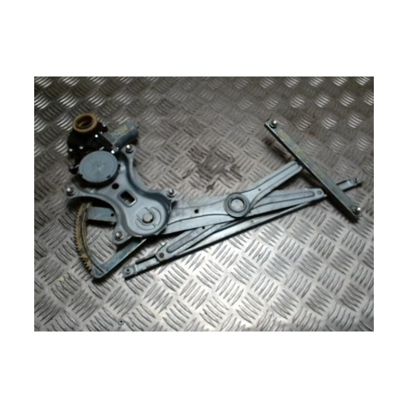 Leve vitre electrique arriere droit TOYOTA COROLLA VERSO 2 PHASE 1 d’occasion