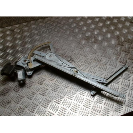 Leve vitre electrique arriere droit TOYOTA COROLLA VERSO 2 PHASE 1 d’occasion