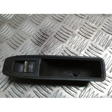 Interrupteur de leve vitre arriere gauche RENAULT CAPTUR 2 PHASE 1 d’occasion