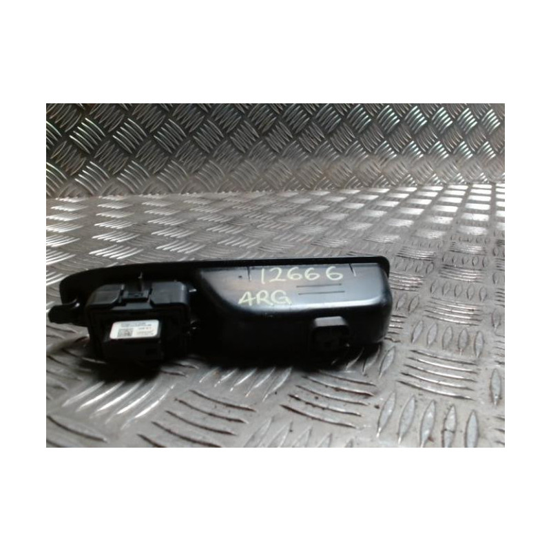 Interrupteur de leve vitre arriere gauche RENAULT CAPTUR 2 PHASE 1 d’occasion
