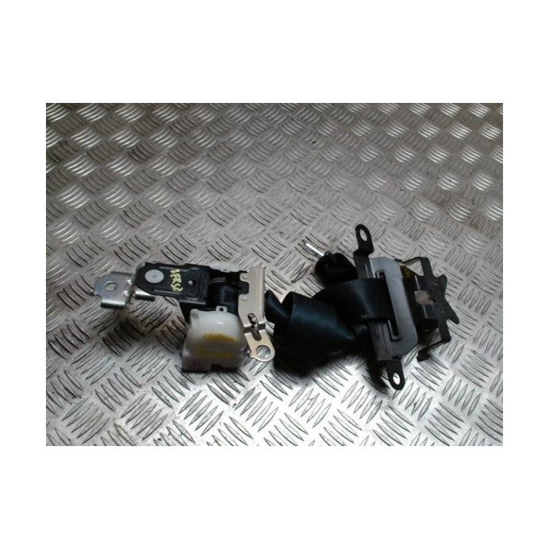 Ceinture arriere centre troisieme ligne TOYOTA COROLLA VERSO 2 PHASE 1 d’occasion
