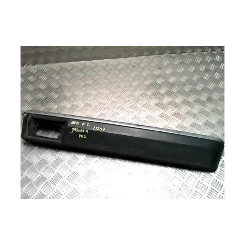 Moulure de pare choc arriere JAGUAR XJ XJ40 PHASE 2 d’occasion