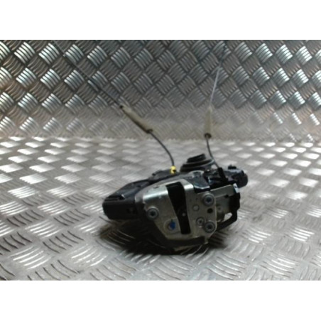 Serrure arriere gauche TOYOTA COROLLA VERSO 2 PHASE 1 d’occasion