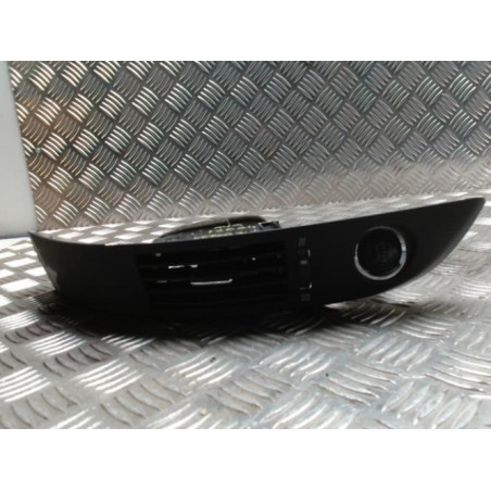 Aerateur tableau de bord avant gauche TOYOTA COROLLA VERSO 2 PHASE 1 d’occasion