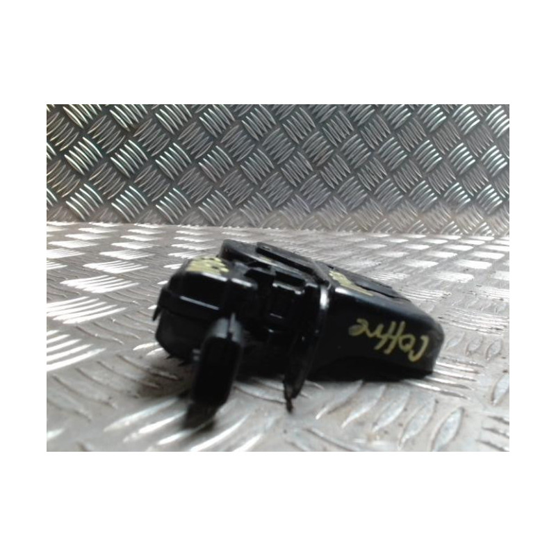 Charniere de hayon RENAULT CLIO 4 PHASE 2 d’occasion