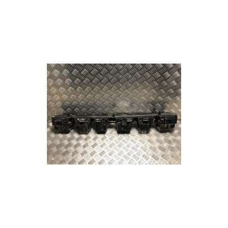 Support de pare chocs arriere RENAULT MEGANE 5 d’occasion