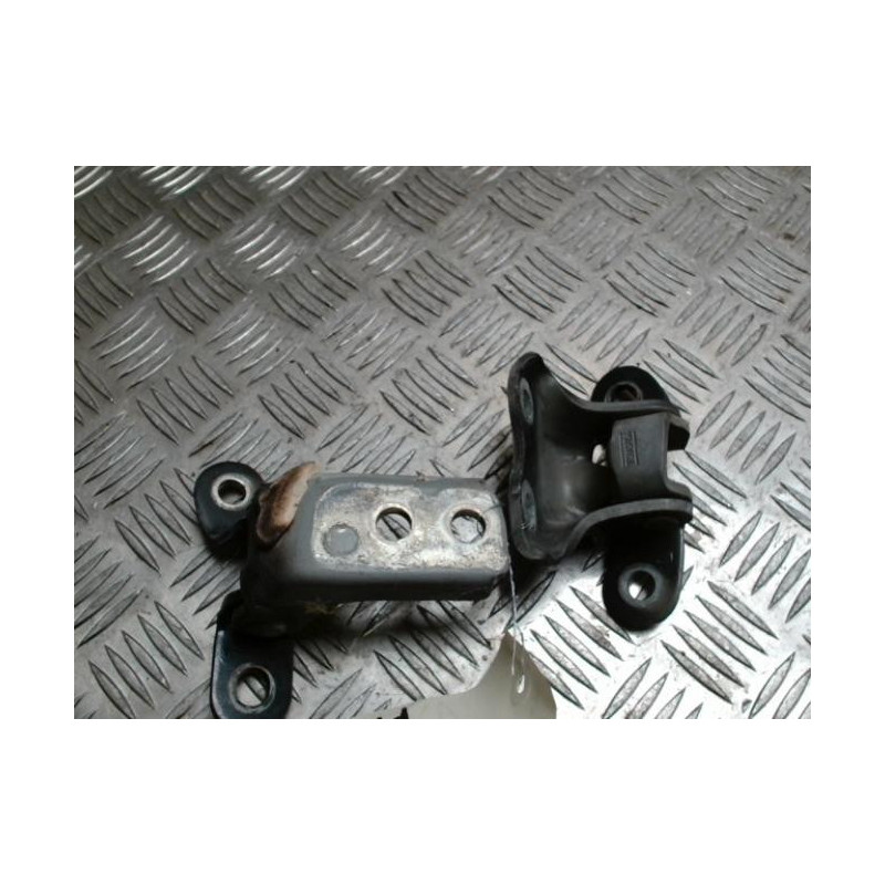 Charniere de porte avant gauche TOYOTA COROLLA VERSO 2 PHASE 1 d’occasion