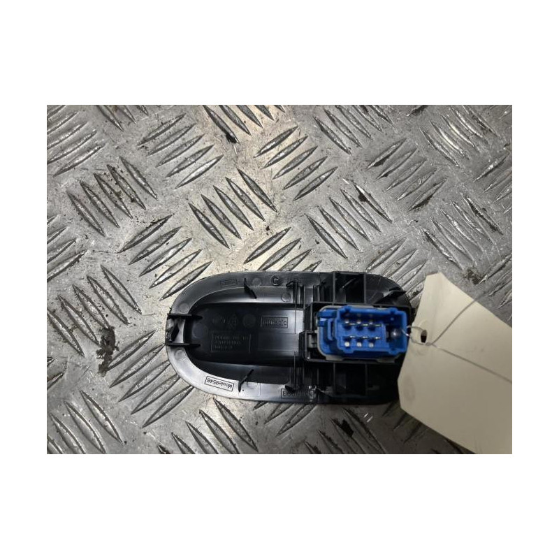 Interrupteur de leve vitre avant droit RENAULT MASTER 3 PHASE 3 d’occasion