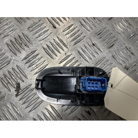 Interrupteur de leve vitre avant droit RENAULT MASTER 3 PHASE 3 d’occasion