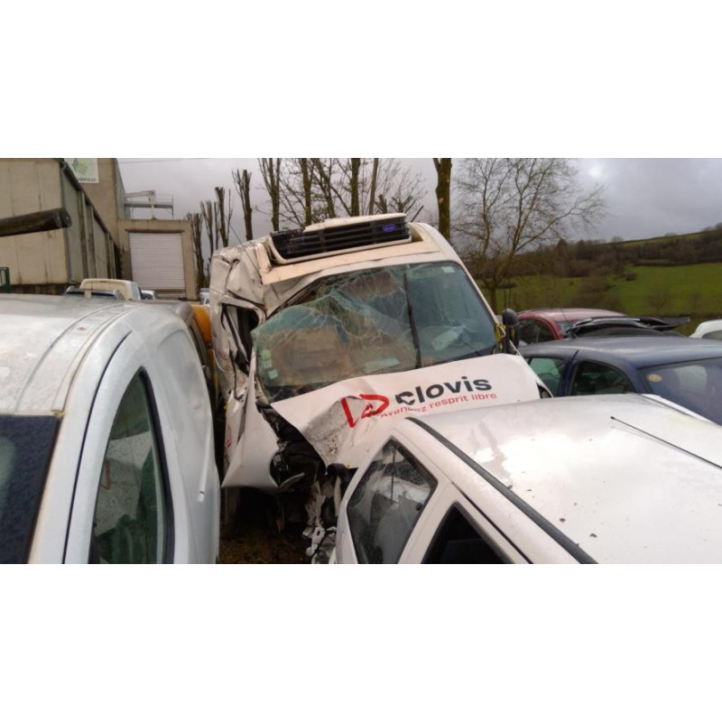 Etrier avant gauche (freinage) RENAULT MASTER 3 PHASE 3 d’occasion