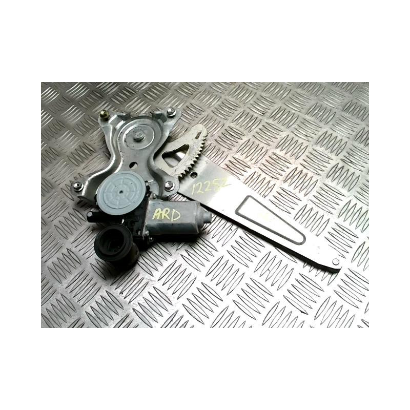 Leve vitre electrique arriere droit TOYOTA RAV4 2 PHASE 2 d’occasion