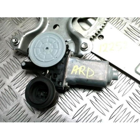Leve vitre electrique arriere droit TOYOTA RAV4 2 PHASE 2 d’occasion