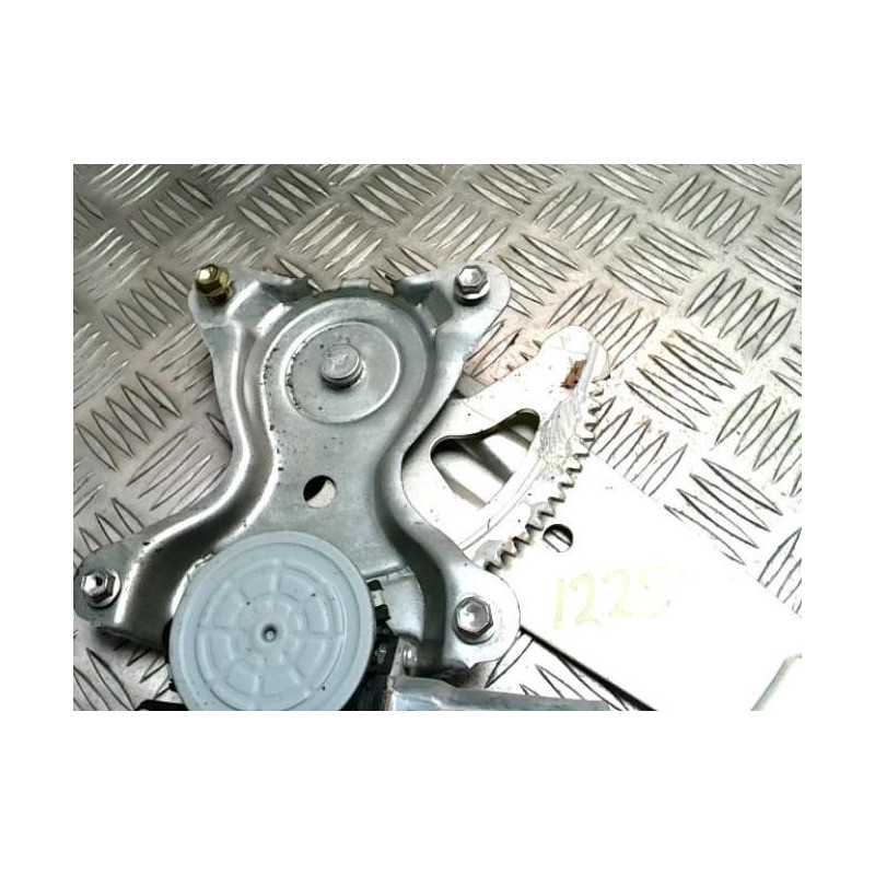 Leve vitre electrique arriere droit TOYOTA RAV4 2 PHASE 2 d’occasion