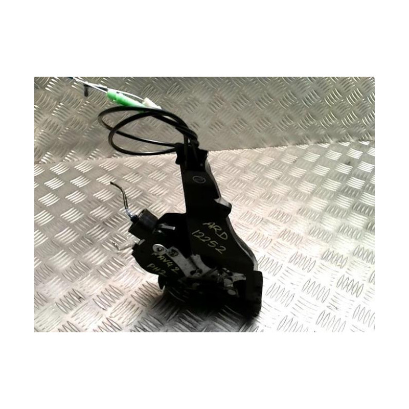 Serrure arriere droit TOYOTA RAV4 2 PHASE 2 d’occasion