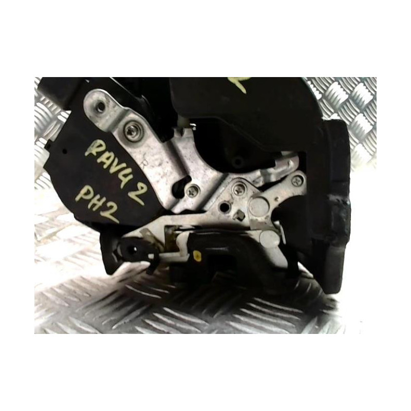 Serrure arriere droit TOYOTA RAV4 2 PHASE 2 d’occasion