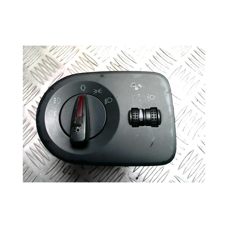 Commande de phare SEAT IBIZA 4 PHASE 1 d’occasion