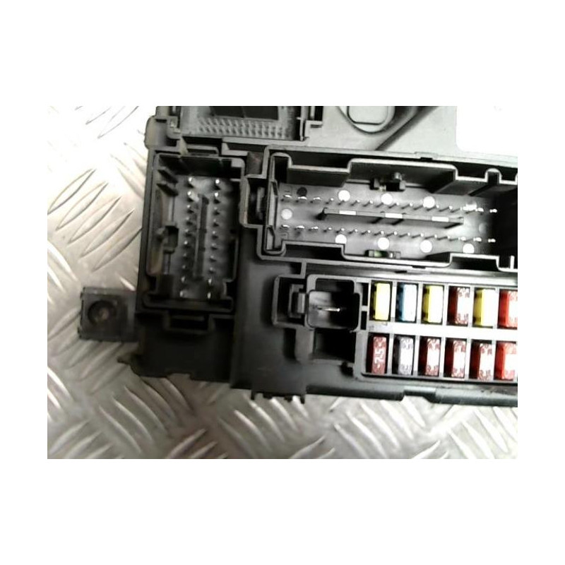 Porte fusible OPEL CORSA D PHASE 1 d’occasion