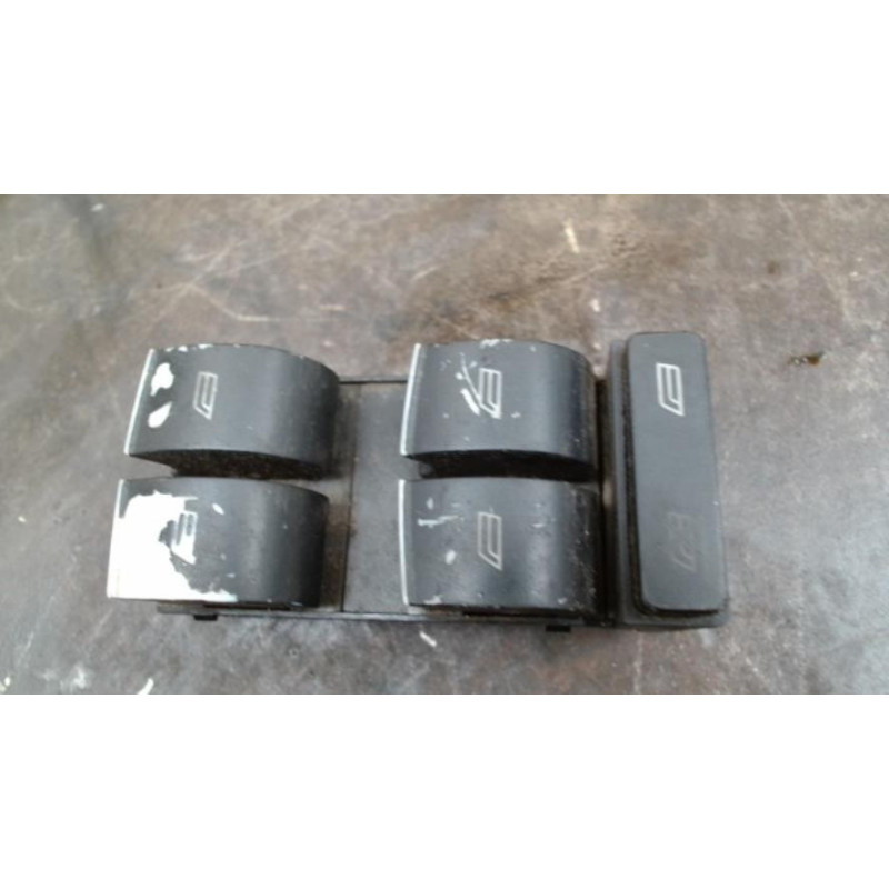 Interrupteur de leve vitre avant gauche AUDI A4 2 PHASE 1 d’occasion