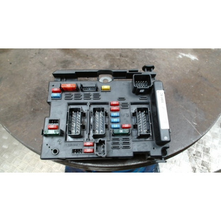 Porte fusible PEUGEOT 206+ d’occasion
