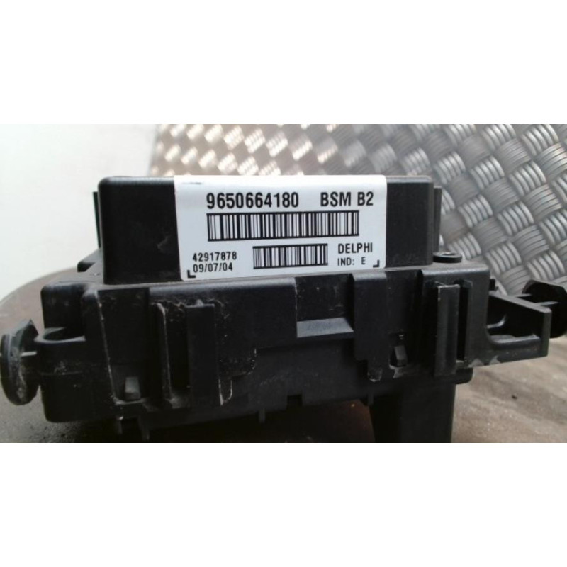 Porte fusible PEUGEOT 206+ d’occasion