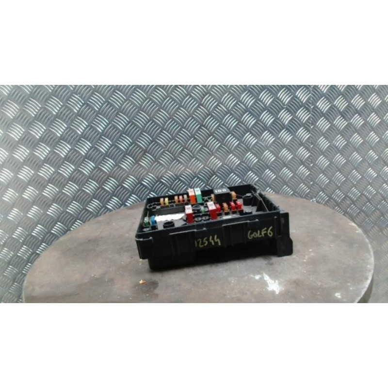 Porte fusible VOLKSWAGEN GOLF 6 d’occasion