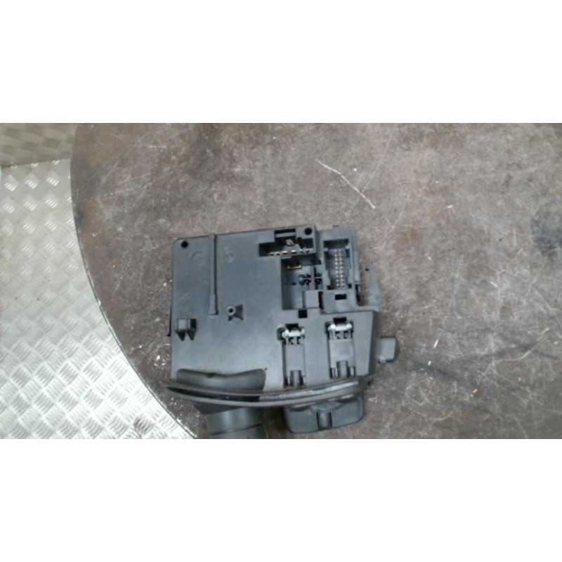 Commodo d'essuie glaces RENAULT CLIO 3 PHASE 1 d’occasion