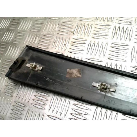Baguette de porte avant gauche FORD FIESTA 5 PHASE 2 d’occasion