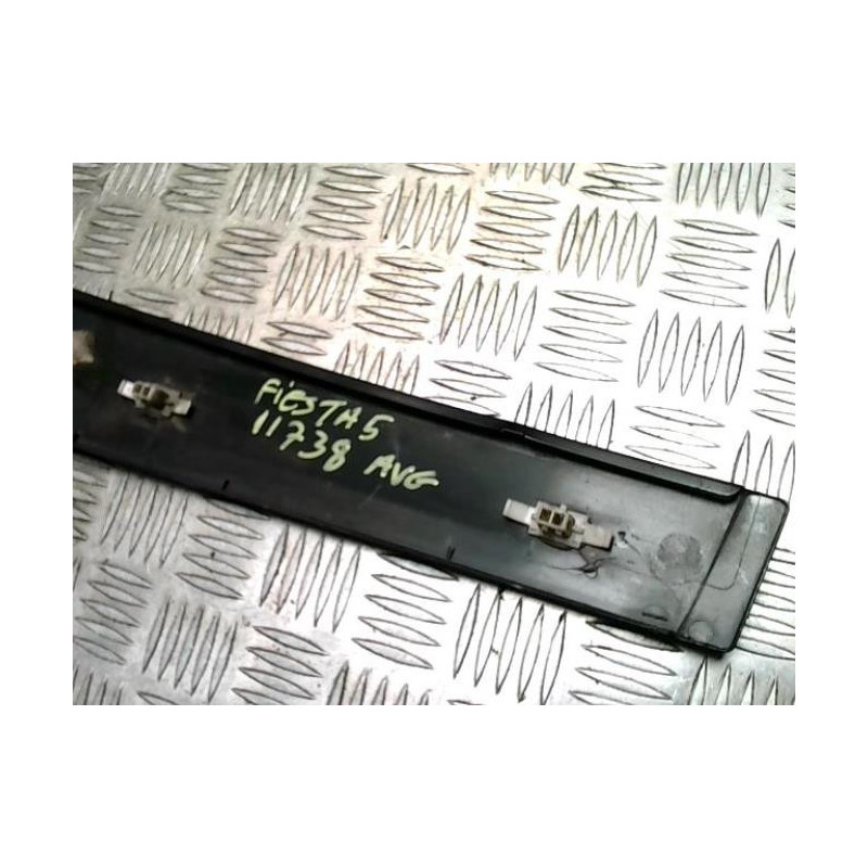 Baguette de porte avant gauche FORD FIESTA 5 PHASE 2 d’occasion