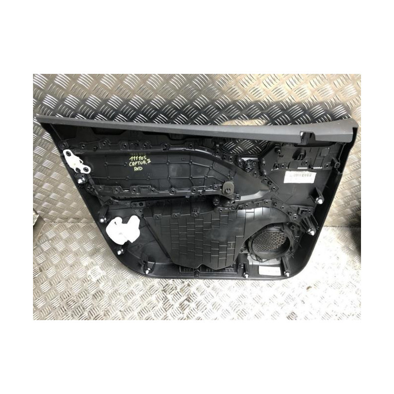 Panneau de porte avant droit RENAULT CAPTUR 2 d’occasion