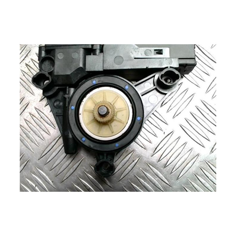 Moteur leve vitre avant droit VOLKSWAGEN TOURAN 1 PHASE 1 d’occasion