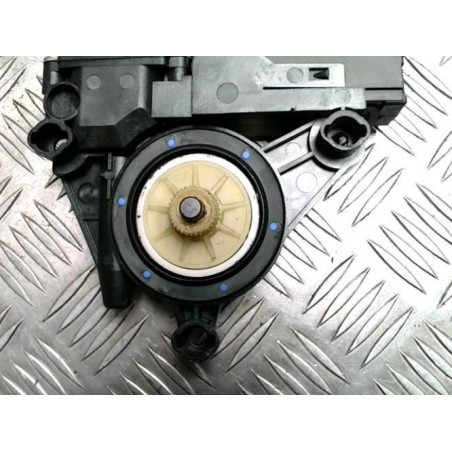Moteur leve vitre avant droit VOLKSWAGEN TOURAN 1 PHASE 1 d’occasion