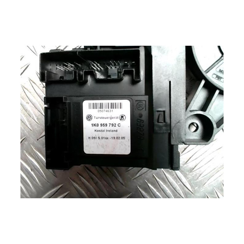 Moteur leve vitre avant droit VOLKSWAGEN TOURAN 1 PHASE 1 d’occasion