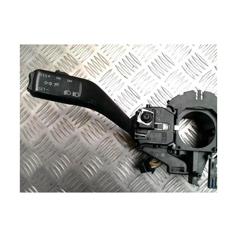 Com (Bloc Contacteur Tournant+Commodo Essuie Glace+Commodo Phare) VOLKSWAGEN TOURAN 1 PHASE 1 d’occasion