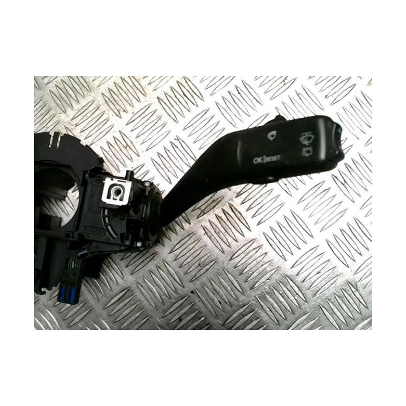 Com (Bloc Contacteur Tournant+Commodo Essuie Glace+Commodo Phare) VOLKSWAGEN TOURAN 1 PHASE 1 d’occasion