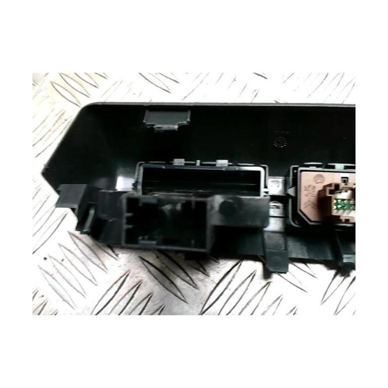 Bouton/Interrupteur PEUGEOT 3008 1 PHASE 1 d’occasion