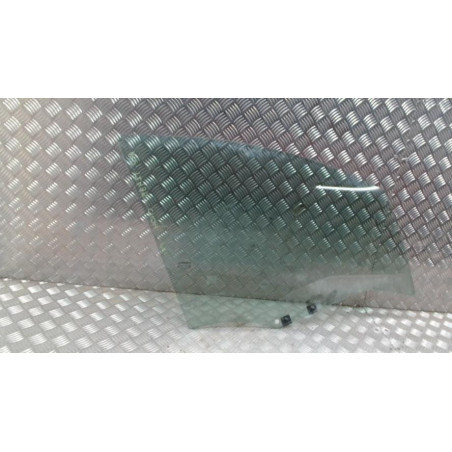 Vitre avant droit RENAULT CLIO 4 PHASE 1 d’occasion