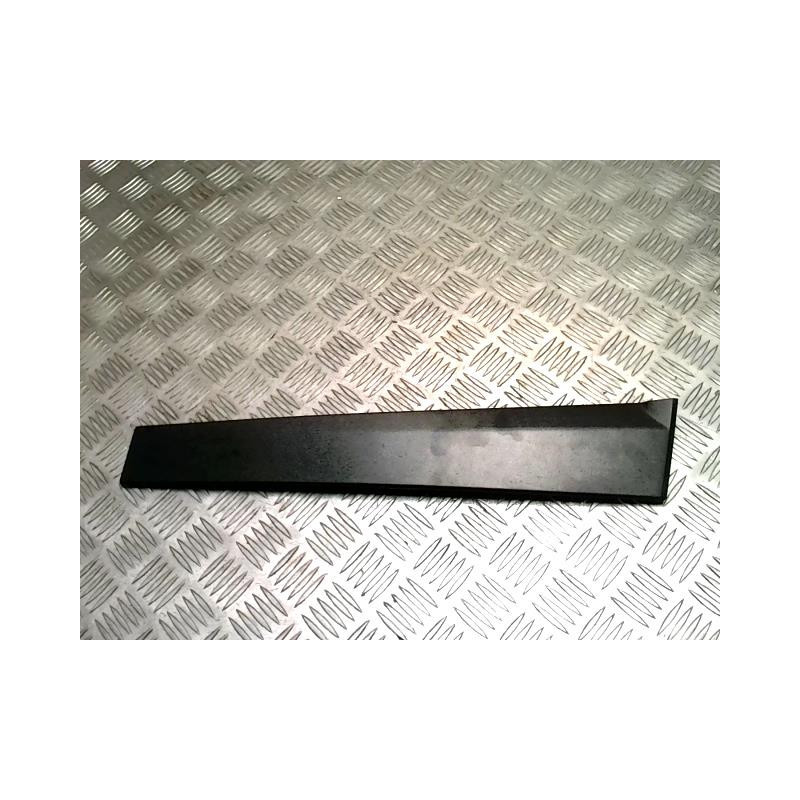 Baguette de porte avant droite FORD FIESTA 5 PHASE 2 d’occasion