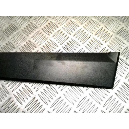 Baguette de porte avant droite FORD FIESTA 5 PHASE 2 d’occasion