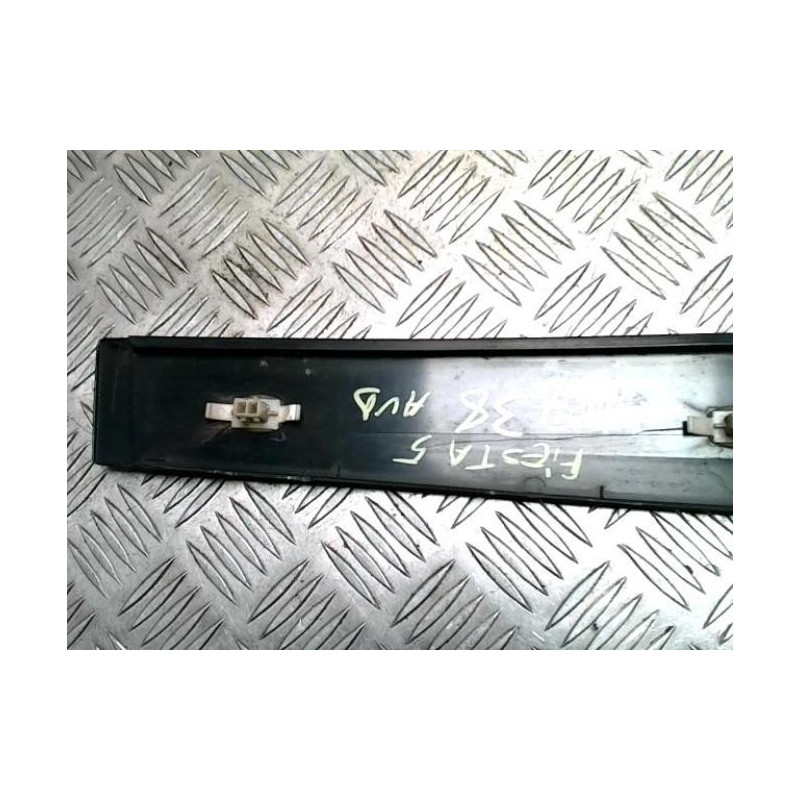 Baguette de porte avant droite FORD FIESTA 5 PHASE 2 d’occasion
