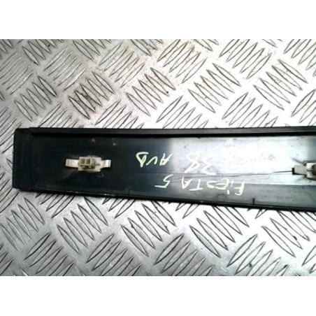 Baguette de porte avant droite FORD FIESTA 5 PHASE 2 d’occasion