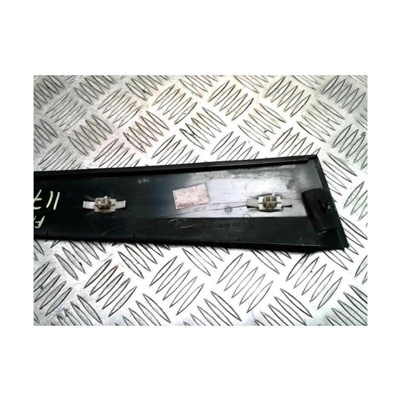 Baguette de porte avant droite FORD FIESTA 5 PHASE 2 d’occasion