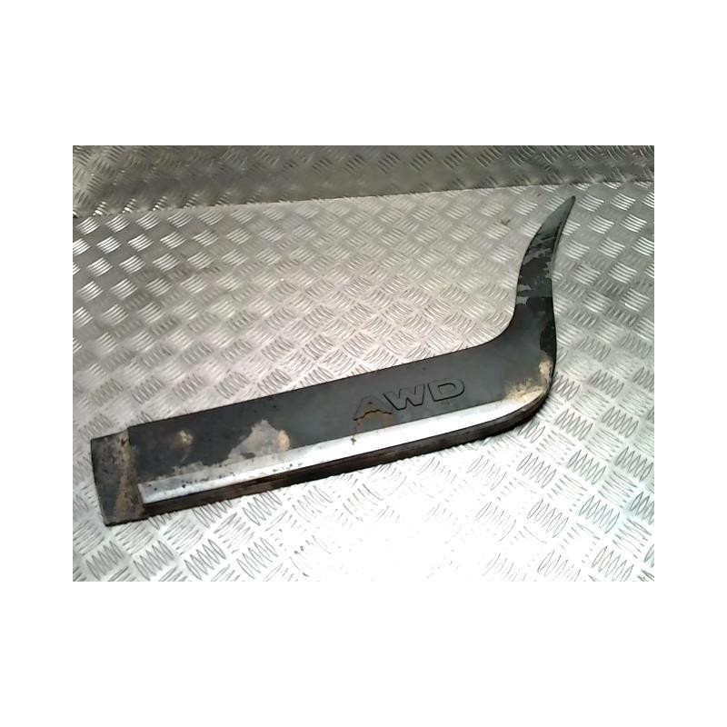 Baguette de porte arriere gauche  TOYOTA URBAN CRUISER d’occasion