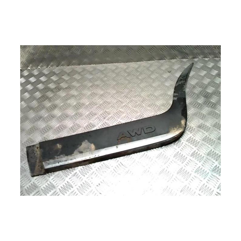 Baguette de porte arriere gauche  TOYOTA URBAN CRUISER d’occasion