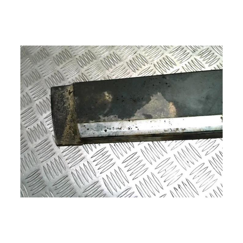 Baguette de porte arriere gauche  TOYOTA URBAN CRUISER d’occasion