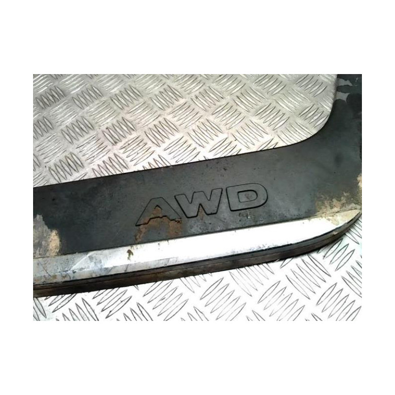 Baguette de porte arriere gauche  TOYOTA URBAN CRUISER d’occasion